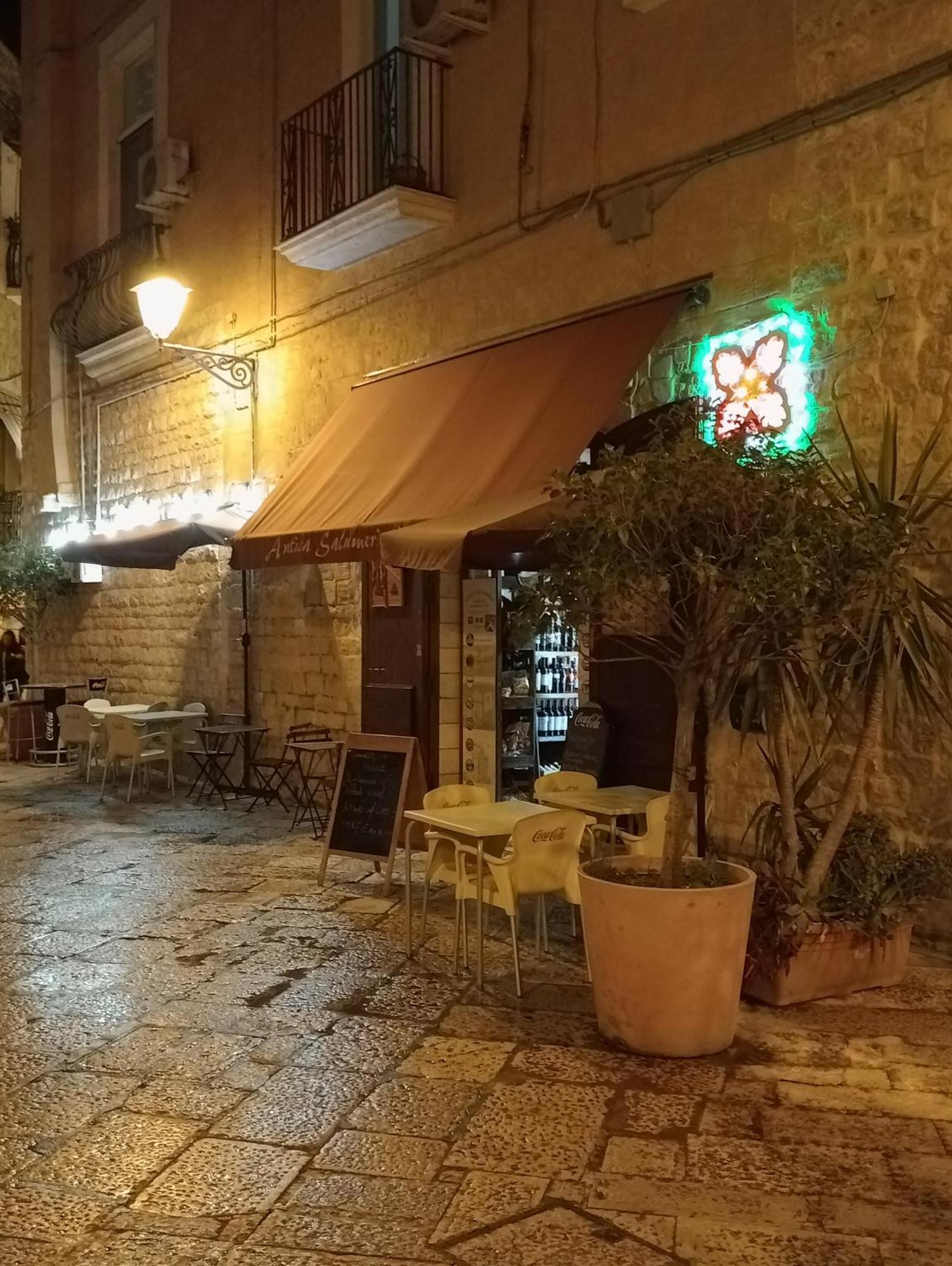 A Casa Di Rita Apartment Bari Luaran gambar